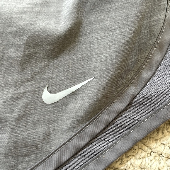 Nike tempo shorts - Picture 2 of 4